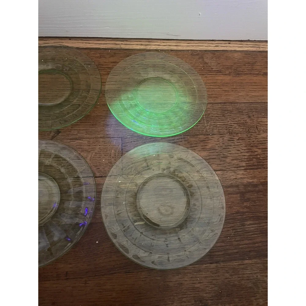 Vintage Anchor Hocking Uranium Depression Glass‎ Plates 6.25